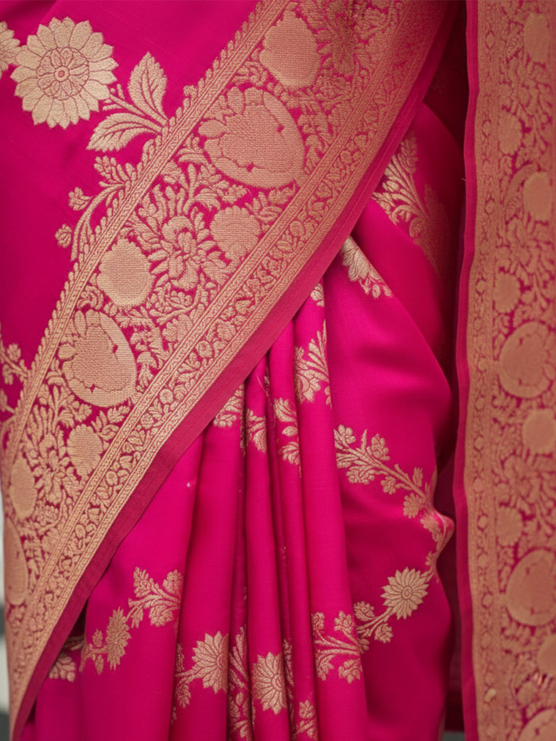 Urban Pallu Woven Design Silk Blend Traditional Saree