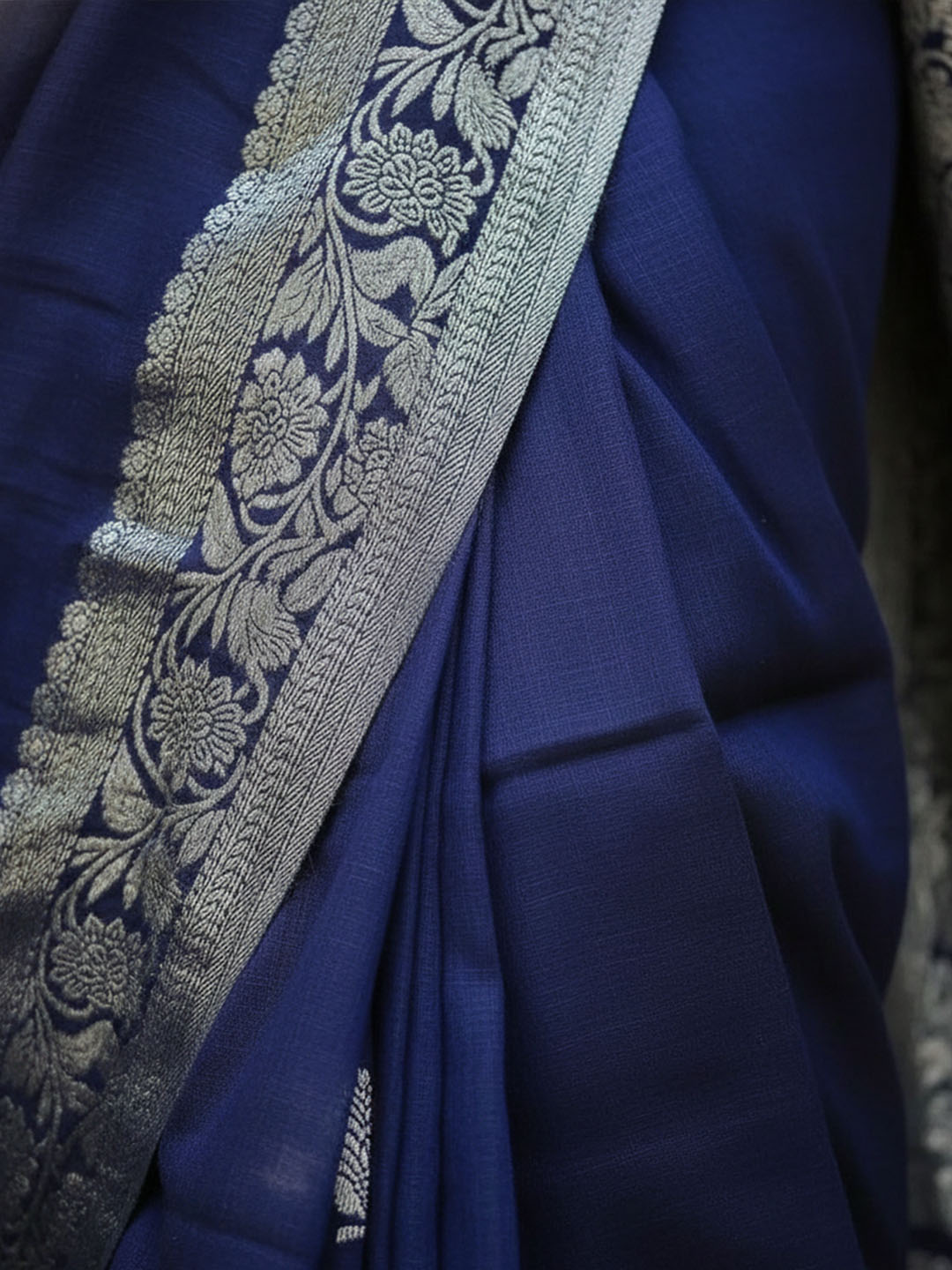 Urban Pallu Woven Design Silk Blend Work Saree