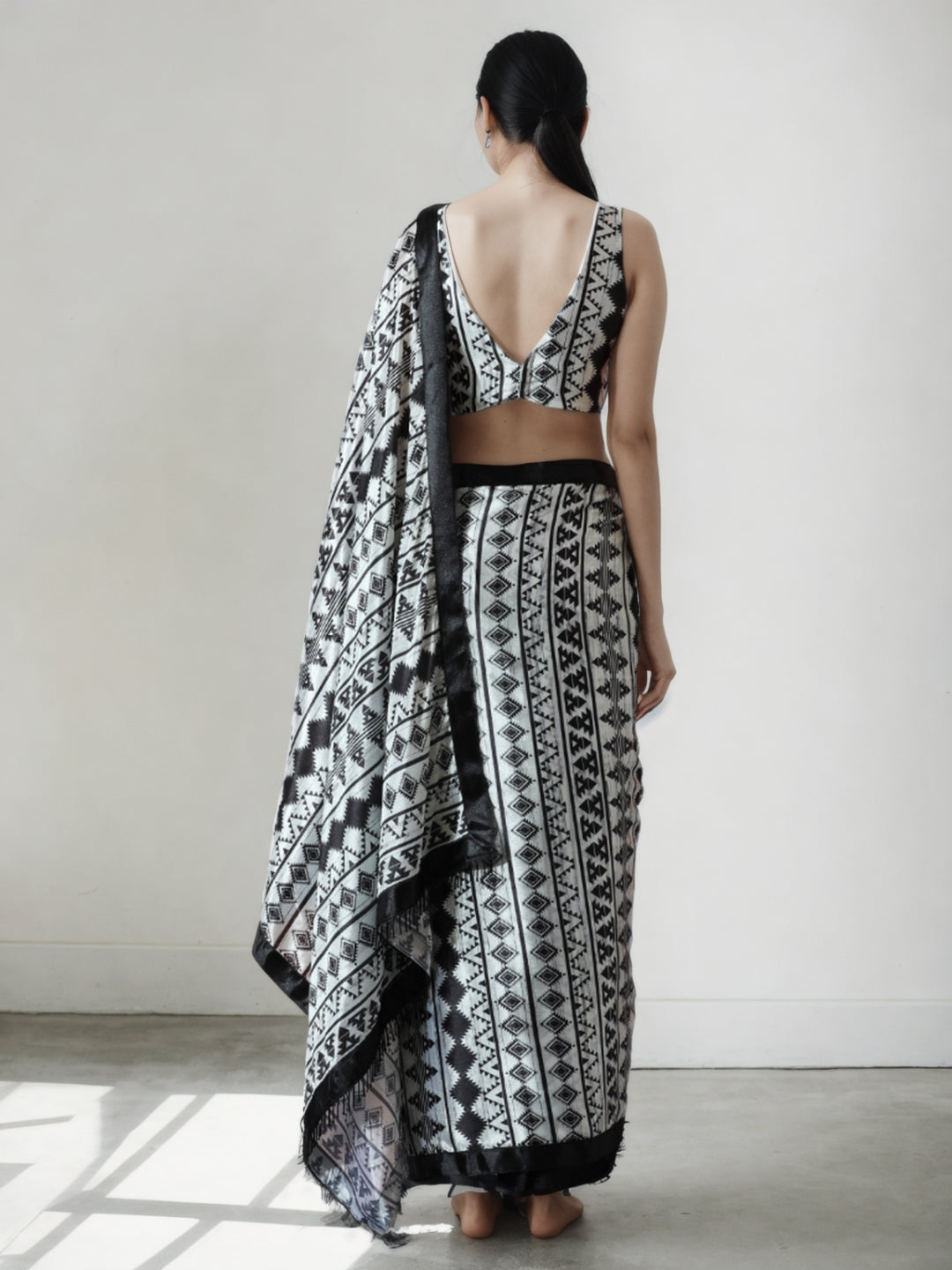 Urban Pallu Woven Design Silk Blend Fusion Saree