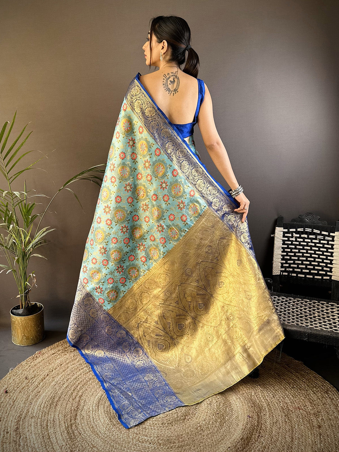 Urban Pallu Woven Design Silk Blend Traditional Saree