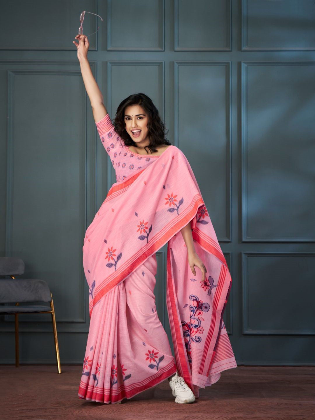 Urban Pallu Solid Cotton Blend Daily Saree