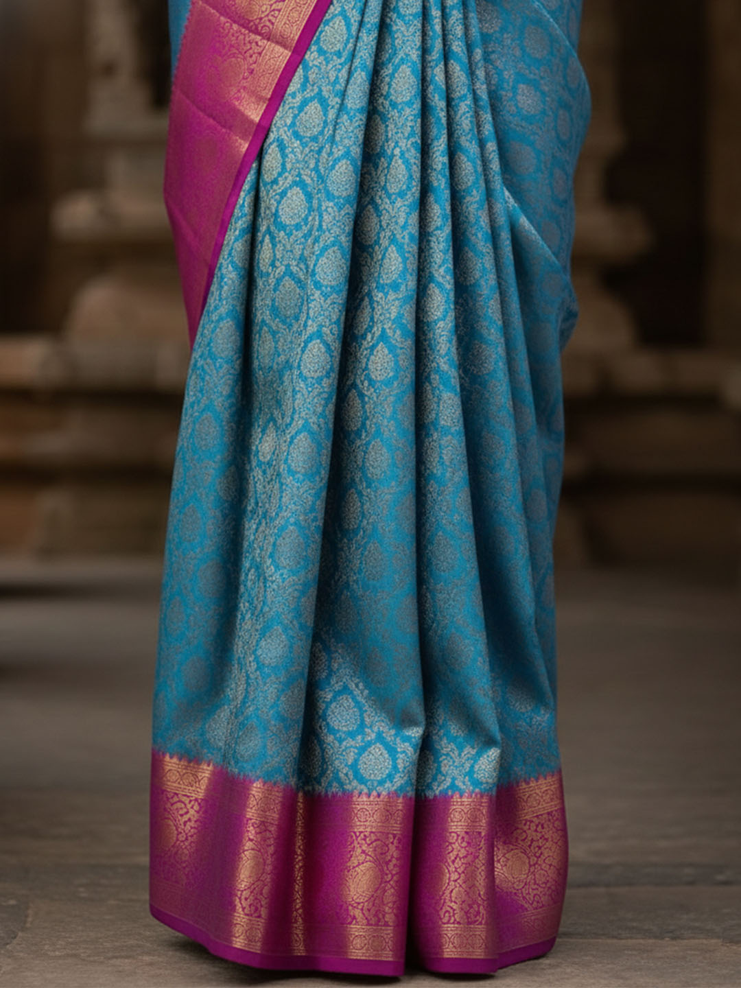 Urban Pallu Woven Design Silk Blend Traditional Saree