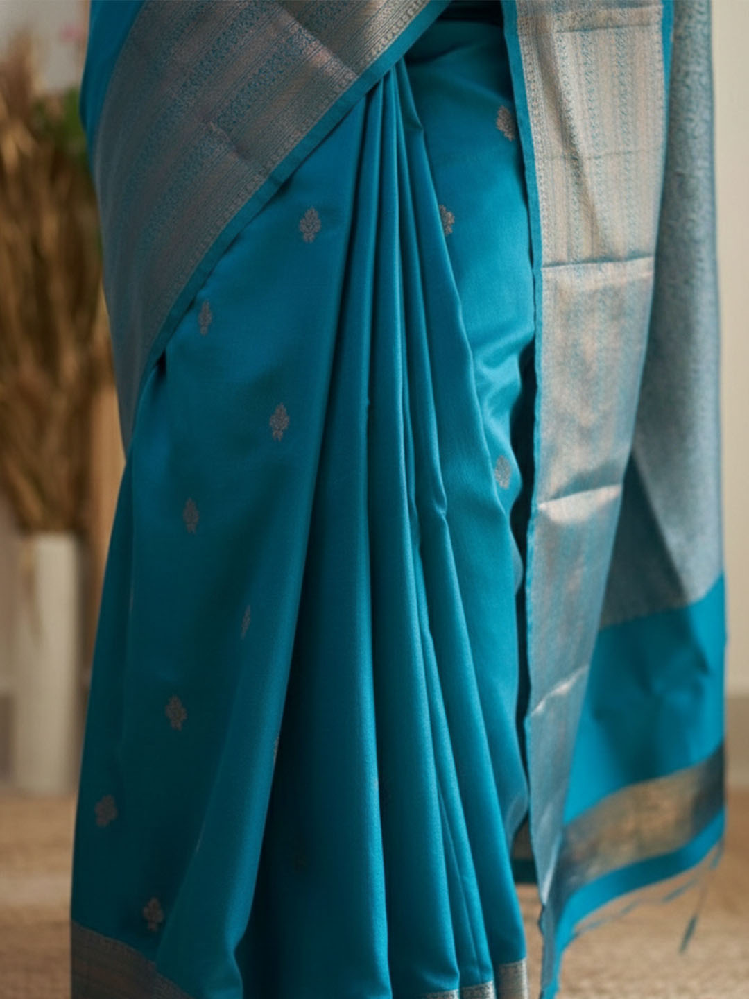 Urban Pallu Woven Design Silk Blend Work Saree