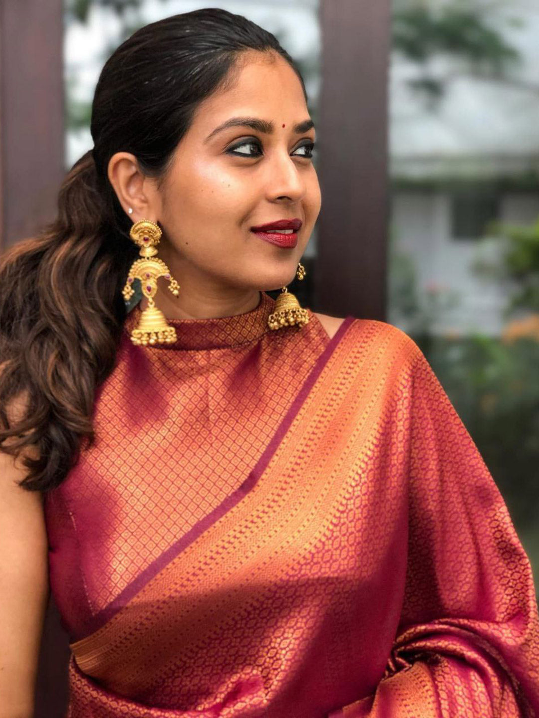 Urban Pallu Woven Design Silk Blend Traditional Saree