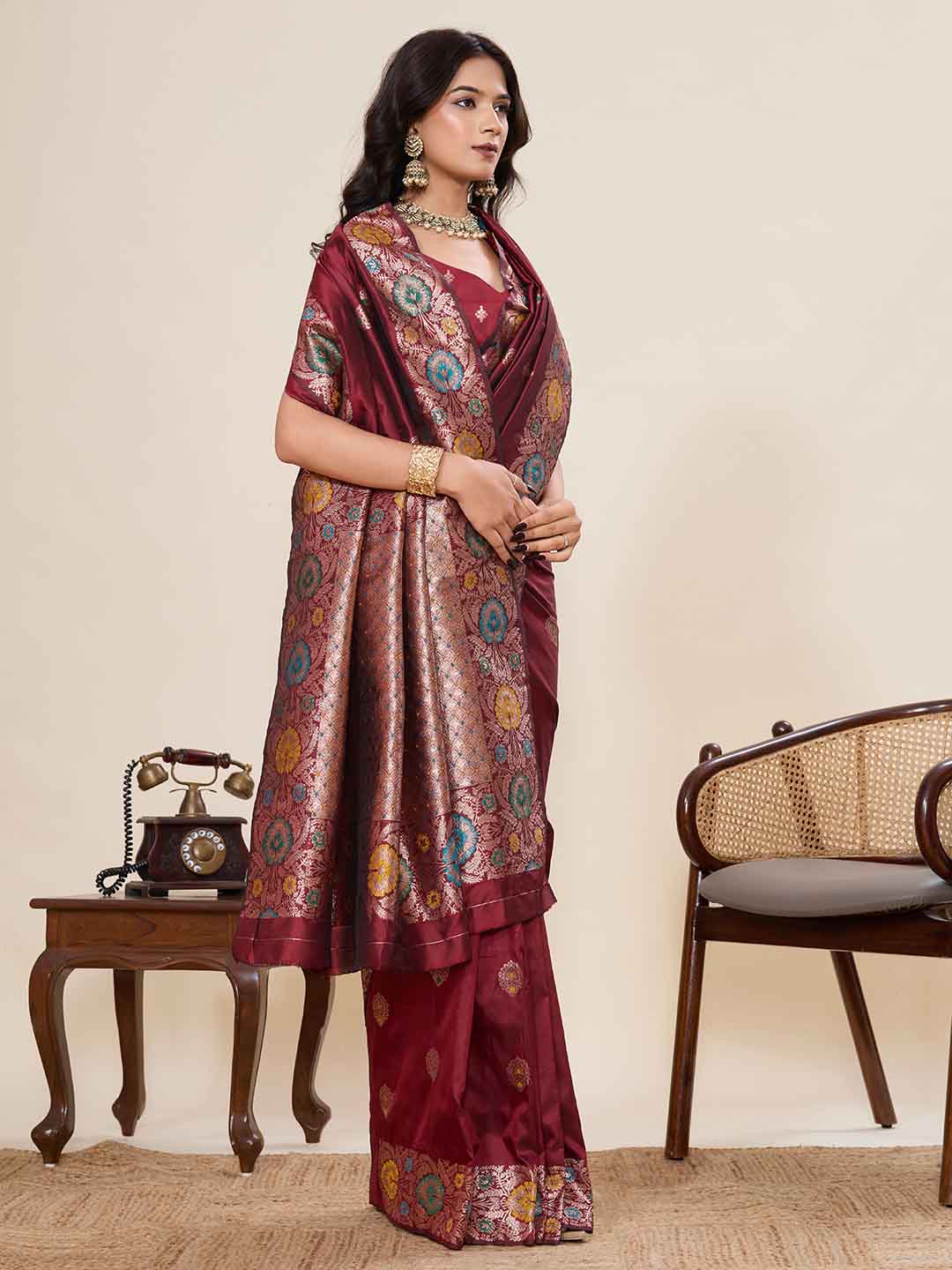 Urban Pallu Woven Design Silk Blend Party Saree