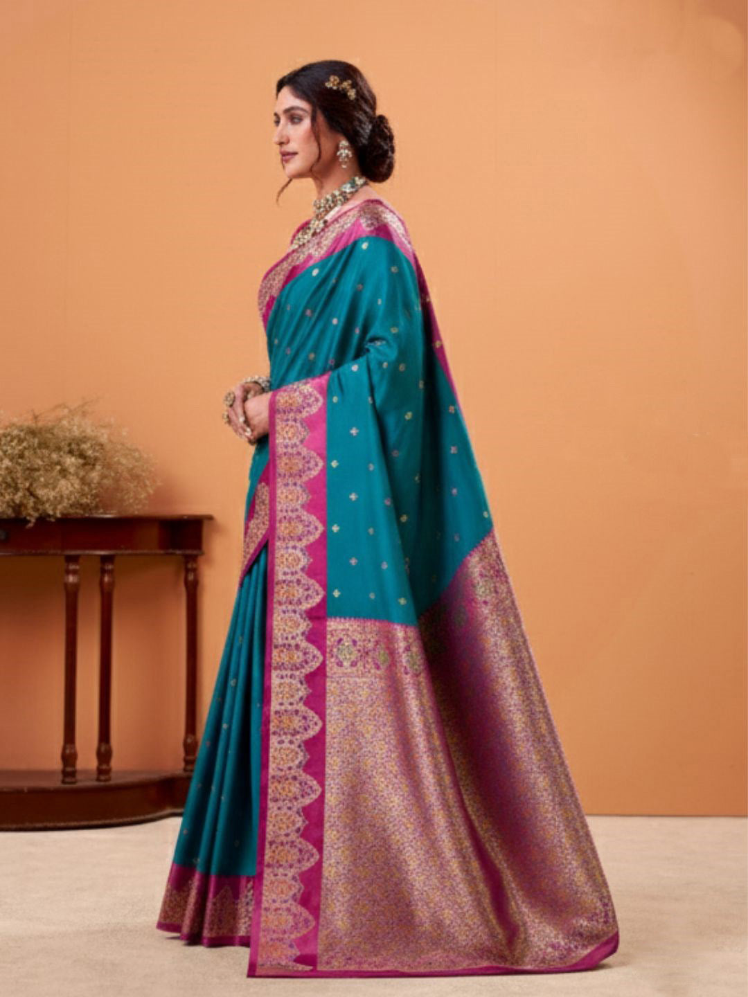 Urban Pallu Solid Silk Blend Festive Saree