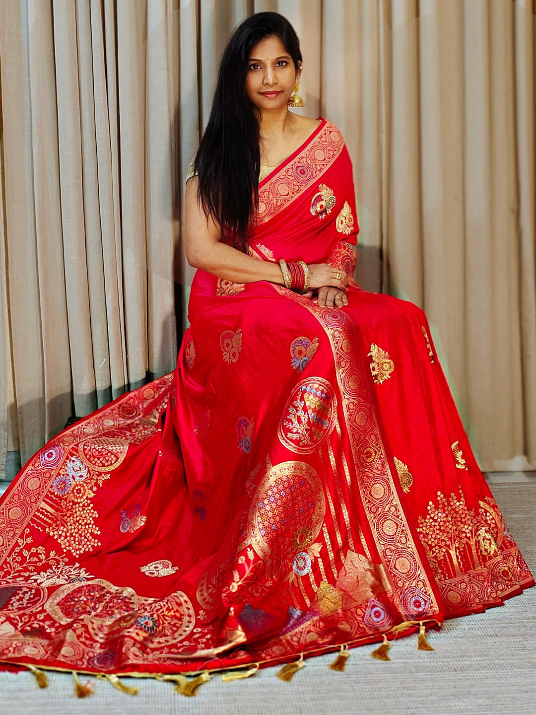 Urban Pallu Woven Design Silk Blend Traditional Saree