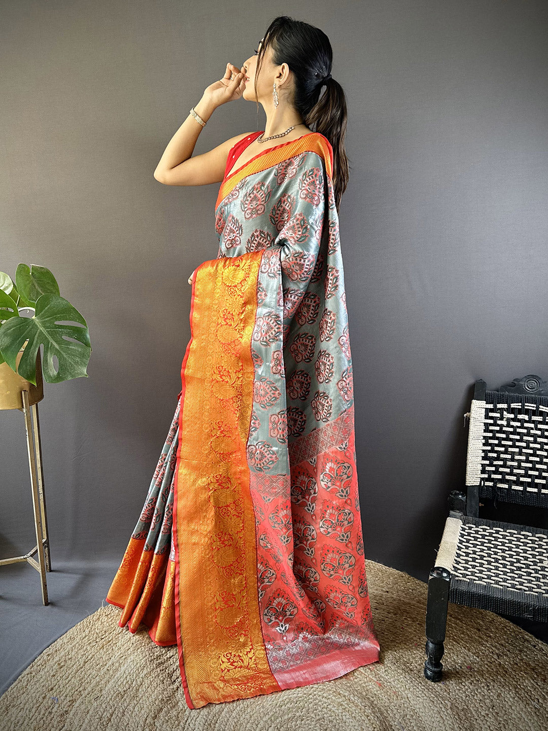 Urban Pallu Woven Design Silk Blend Traditional Saree