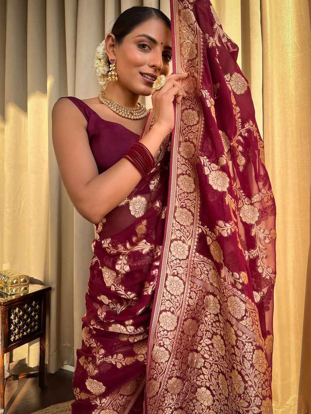 Urban Pallu Woven Design Silk Blend Traditional Saree