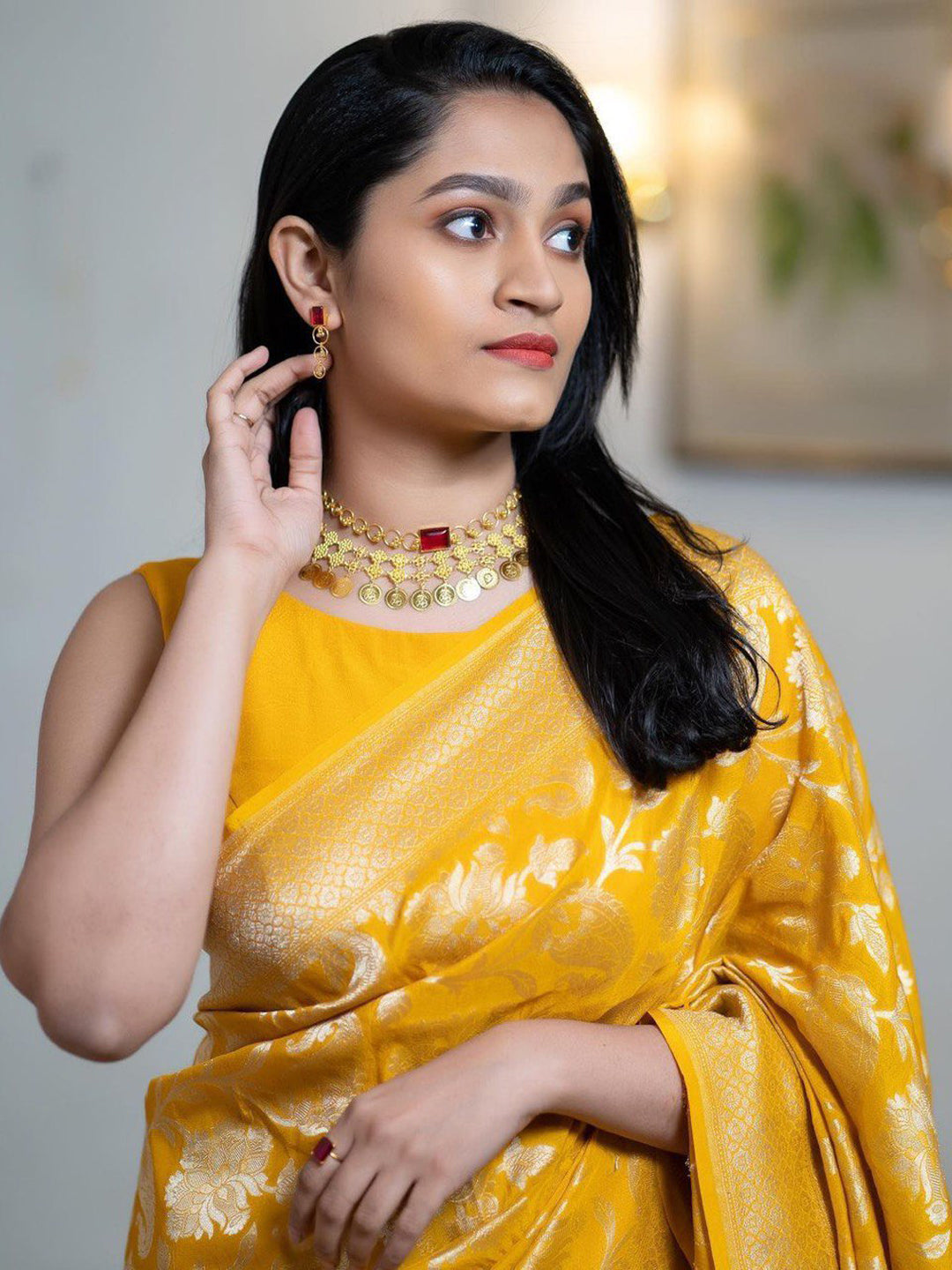 Urban Pallu Woven Design Silk Blend Traditional Saree