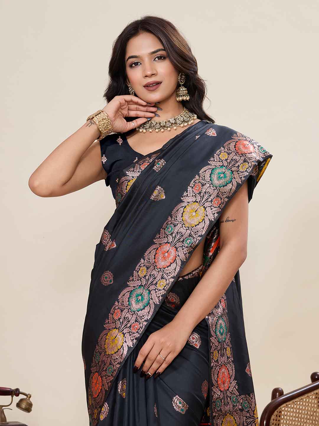 Urban Pallu Woven Design Silk Blend Party Saree