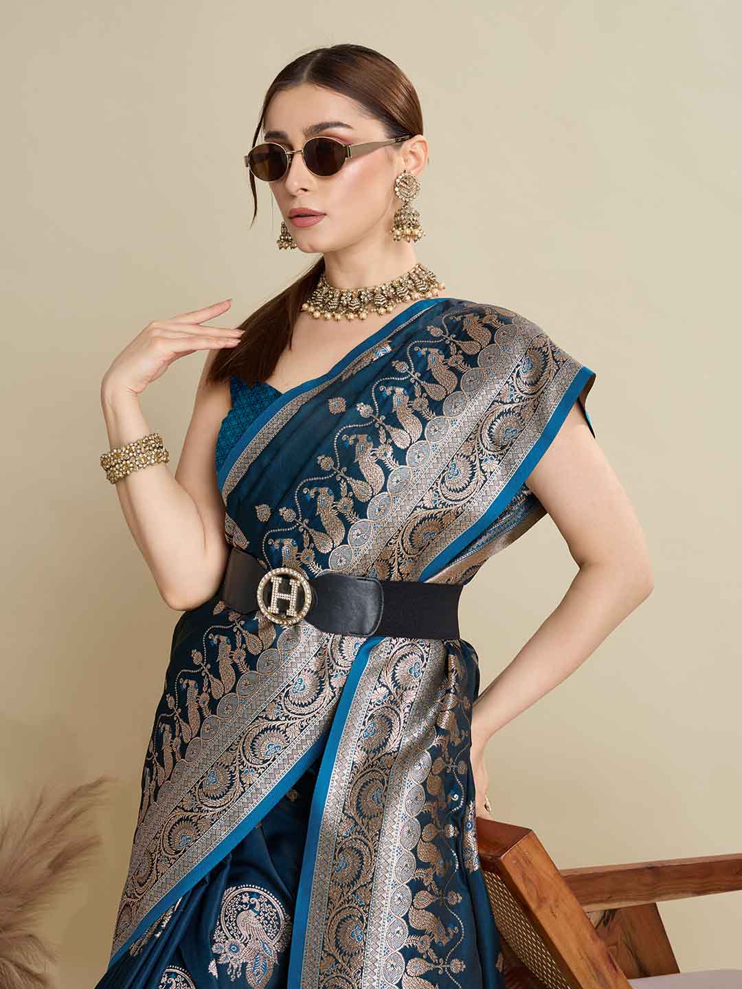 Urban Pallu Woven Design Silk Blend Party Saree