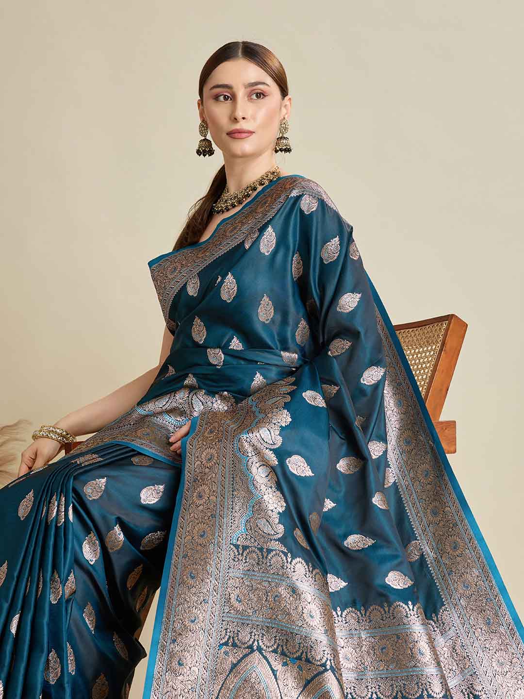 Urban Pallu Woven Design Silk Blend Party Saree
