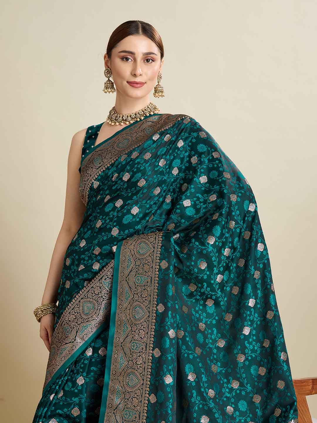 Urban Pallu Woven Design Silk Blend Party Saree