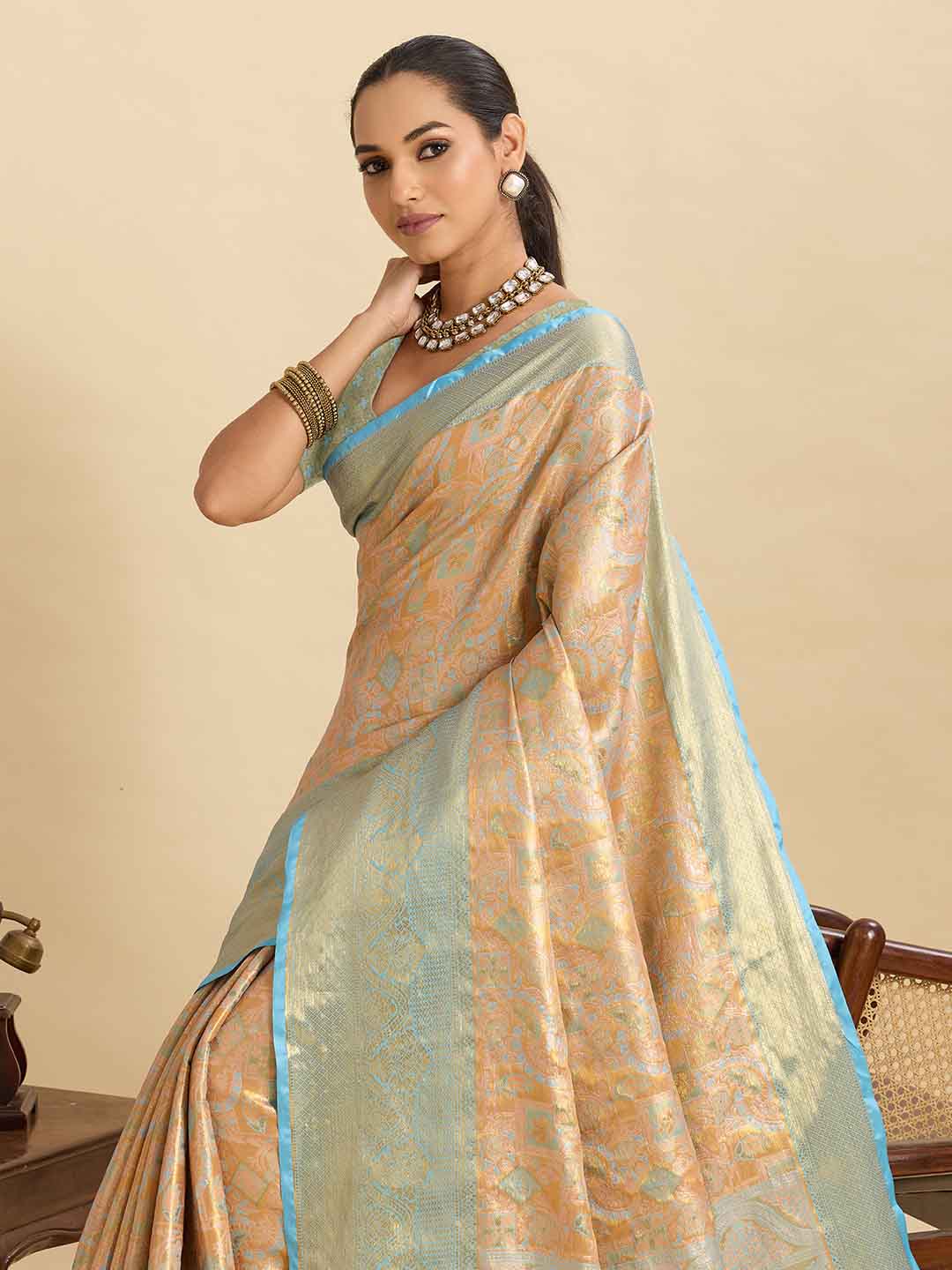 Urban Pallu Woven Design Silk Blend Party Saree