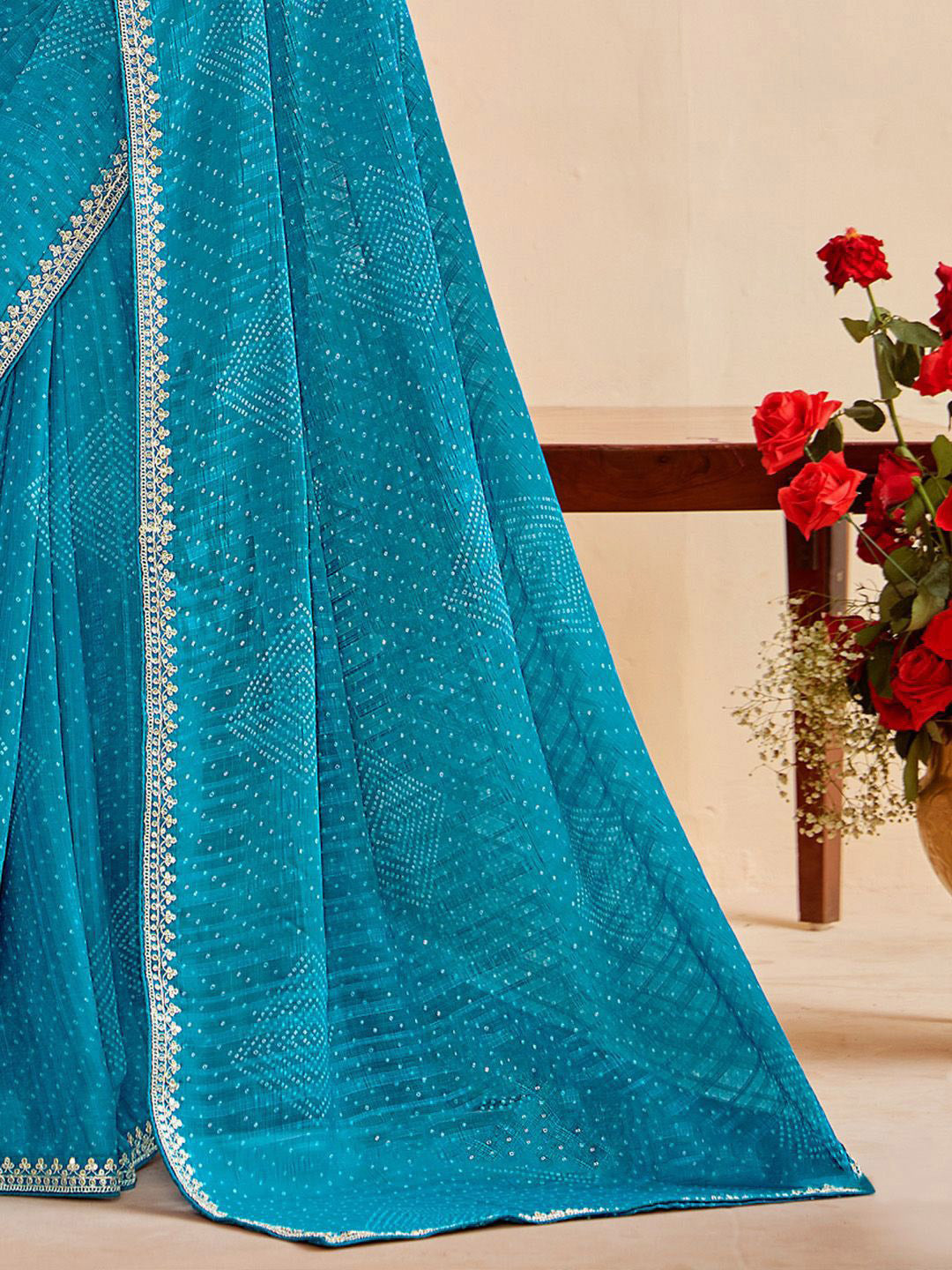 Urban Pallu Ethnic Motifs Embroidered Poly Georgette Heavy Work Saree