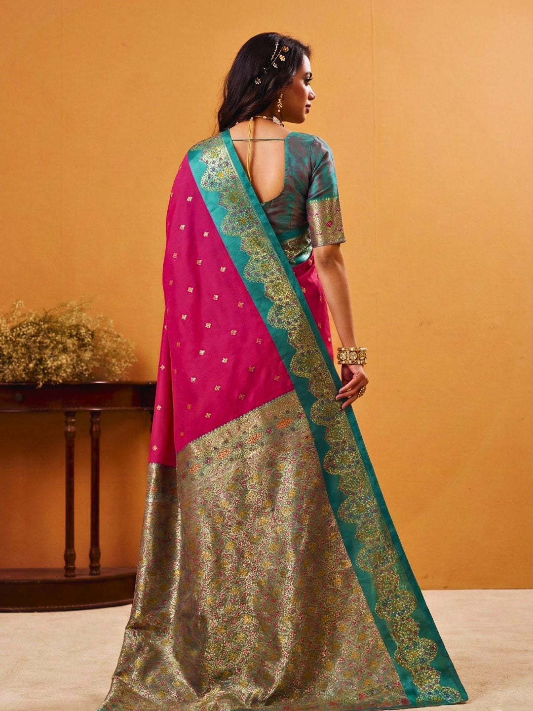 Urban Pallu Solid Silk Blend Festive Saree