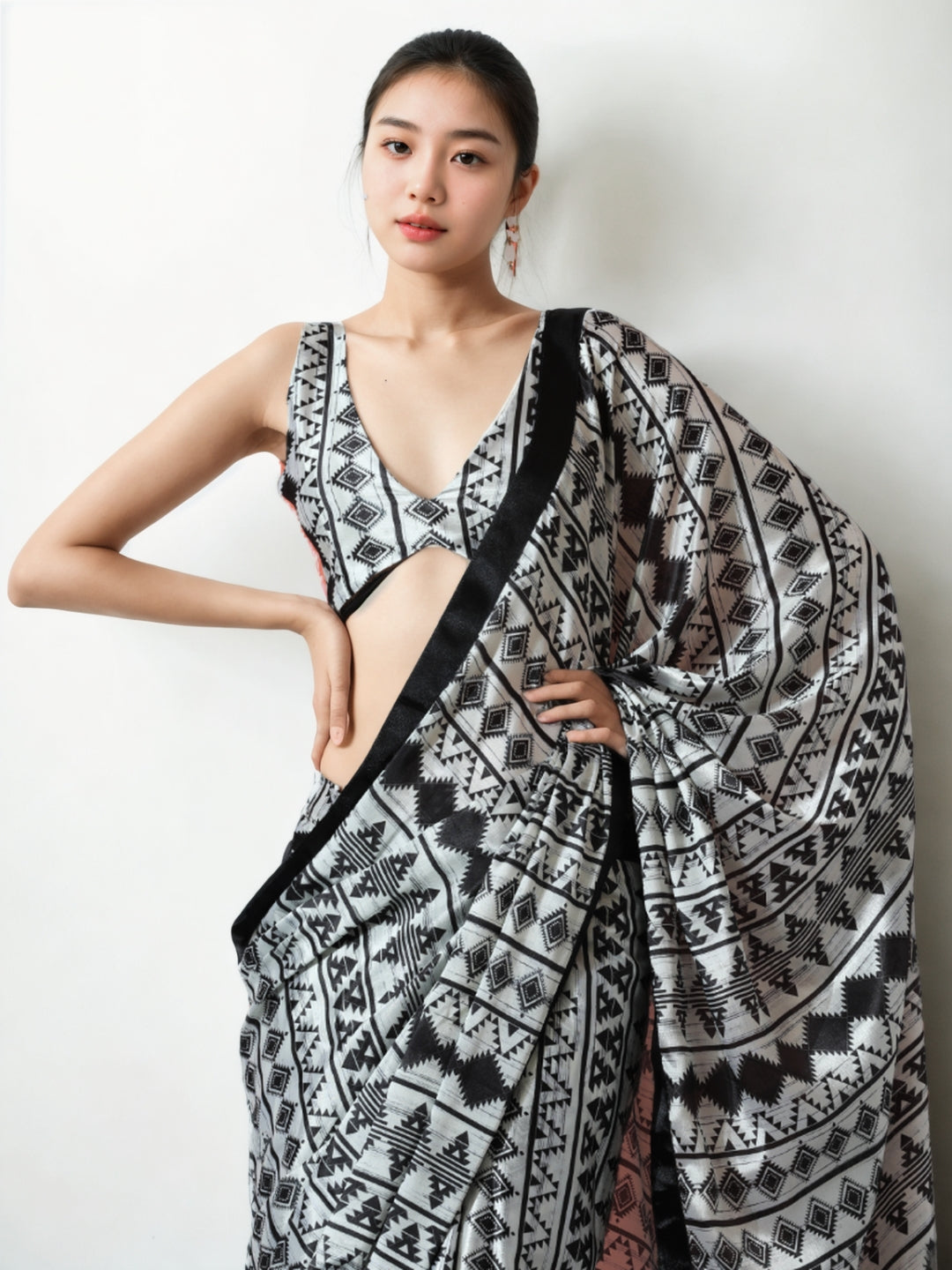Urban Pallu Woven Design Silk Blend Fusion Saree