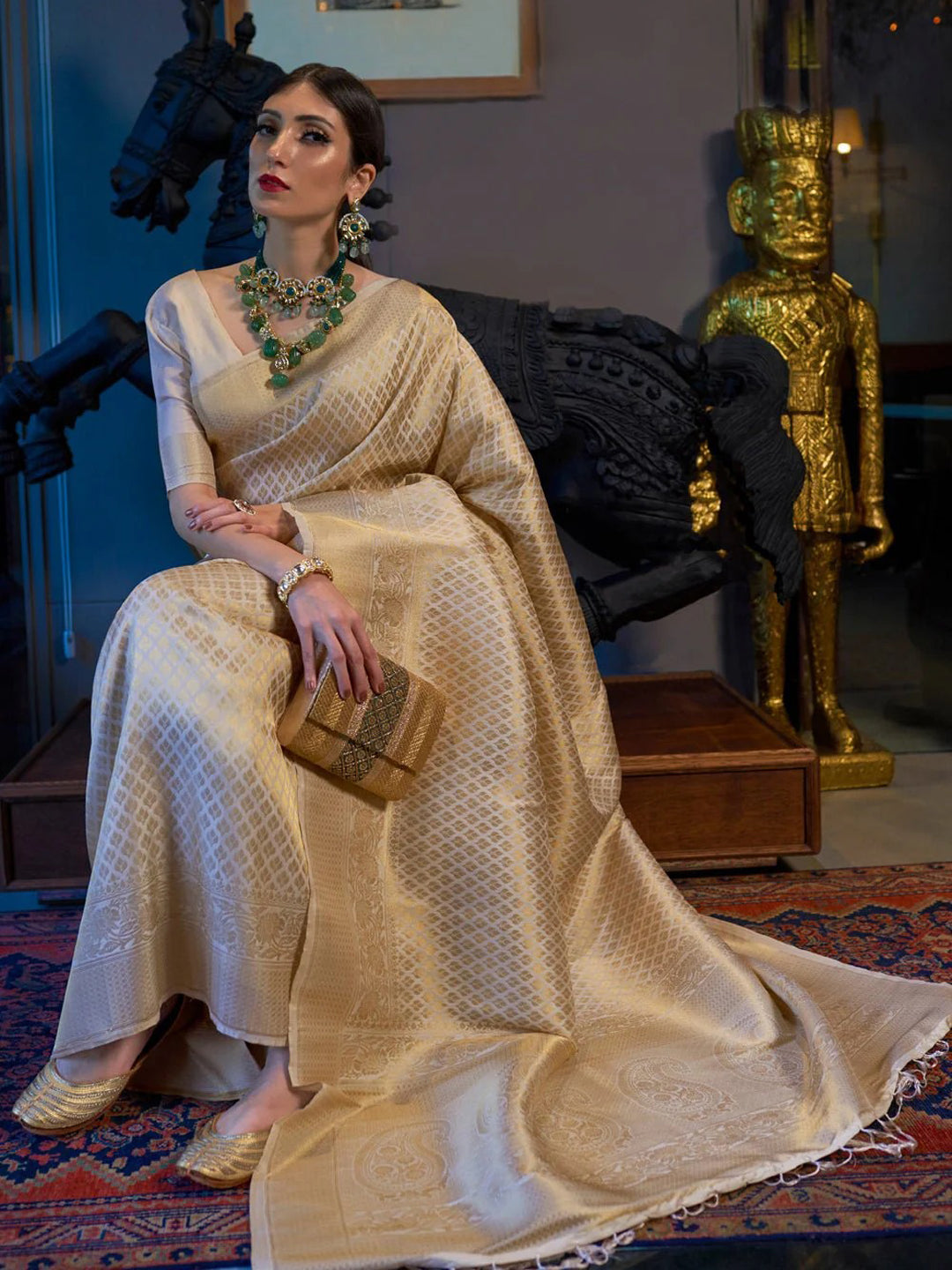 Urban Pallu Woven Design Silk Blend Traditional Saree