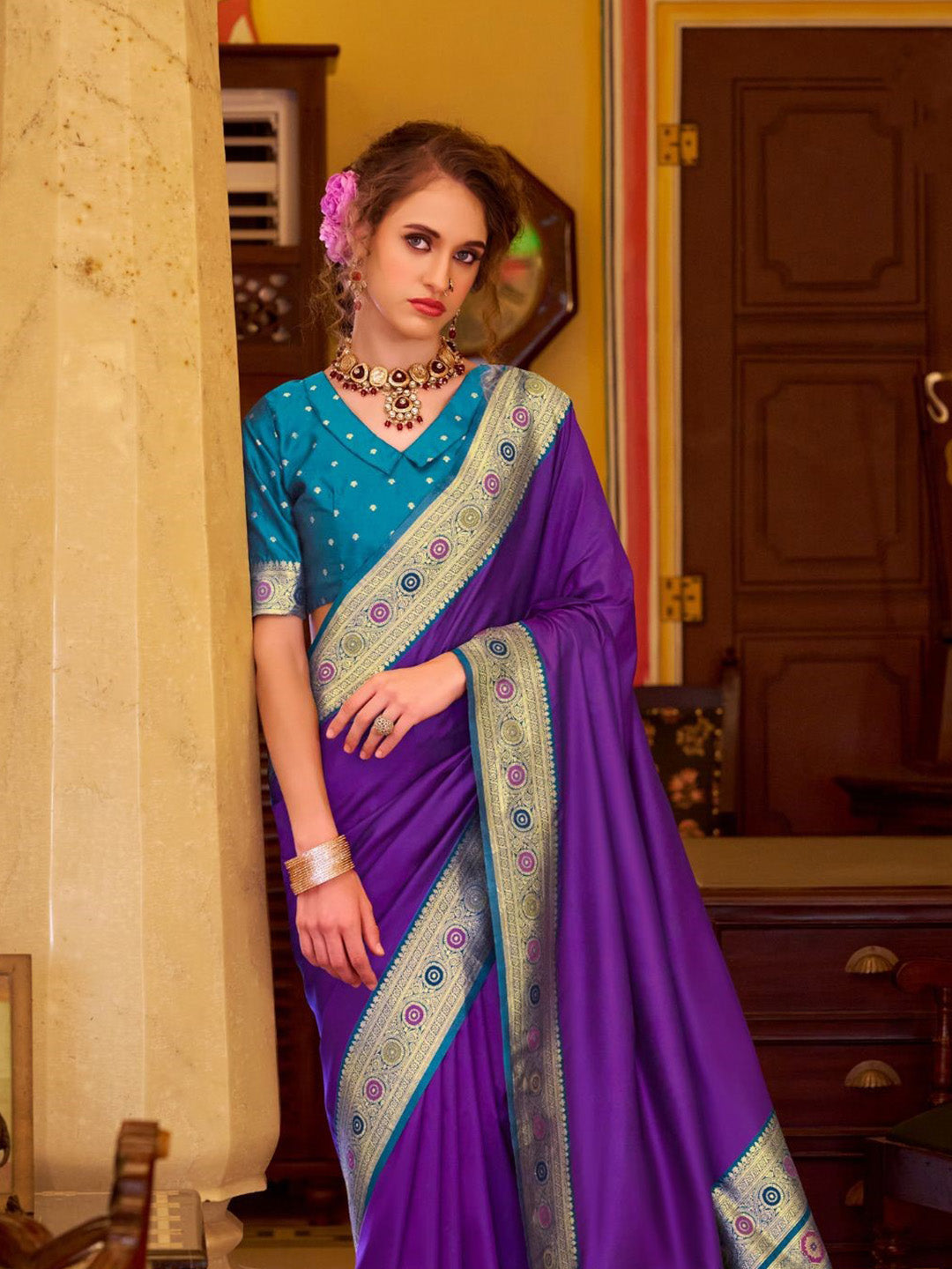 Urban Pallu Woven Design Silk Blend Daily Saree