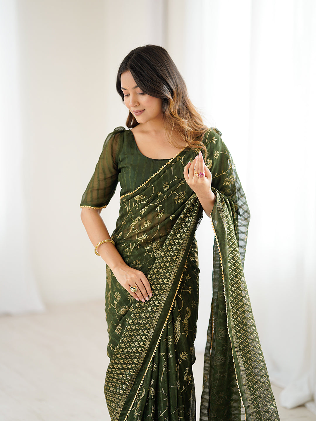 Urban Pallu Printed Poly Chiffon Daily Saree