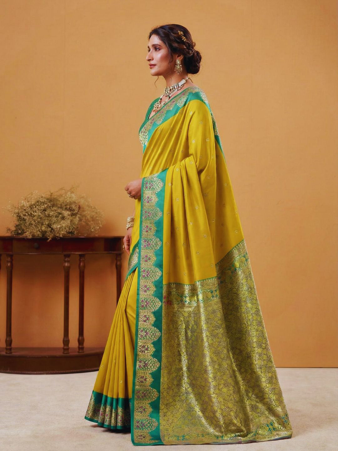 Urban Pallu Solid Silk Blend Festive Saree