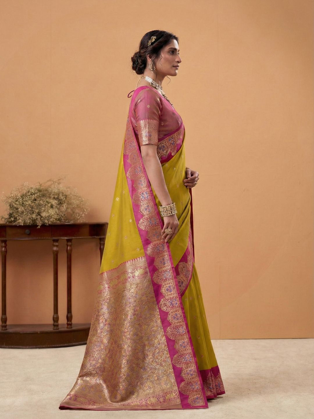 Urban Pallu Solid Silk Blend Festive Saree