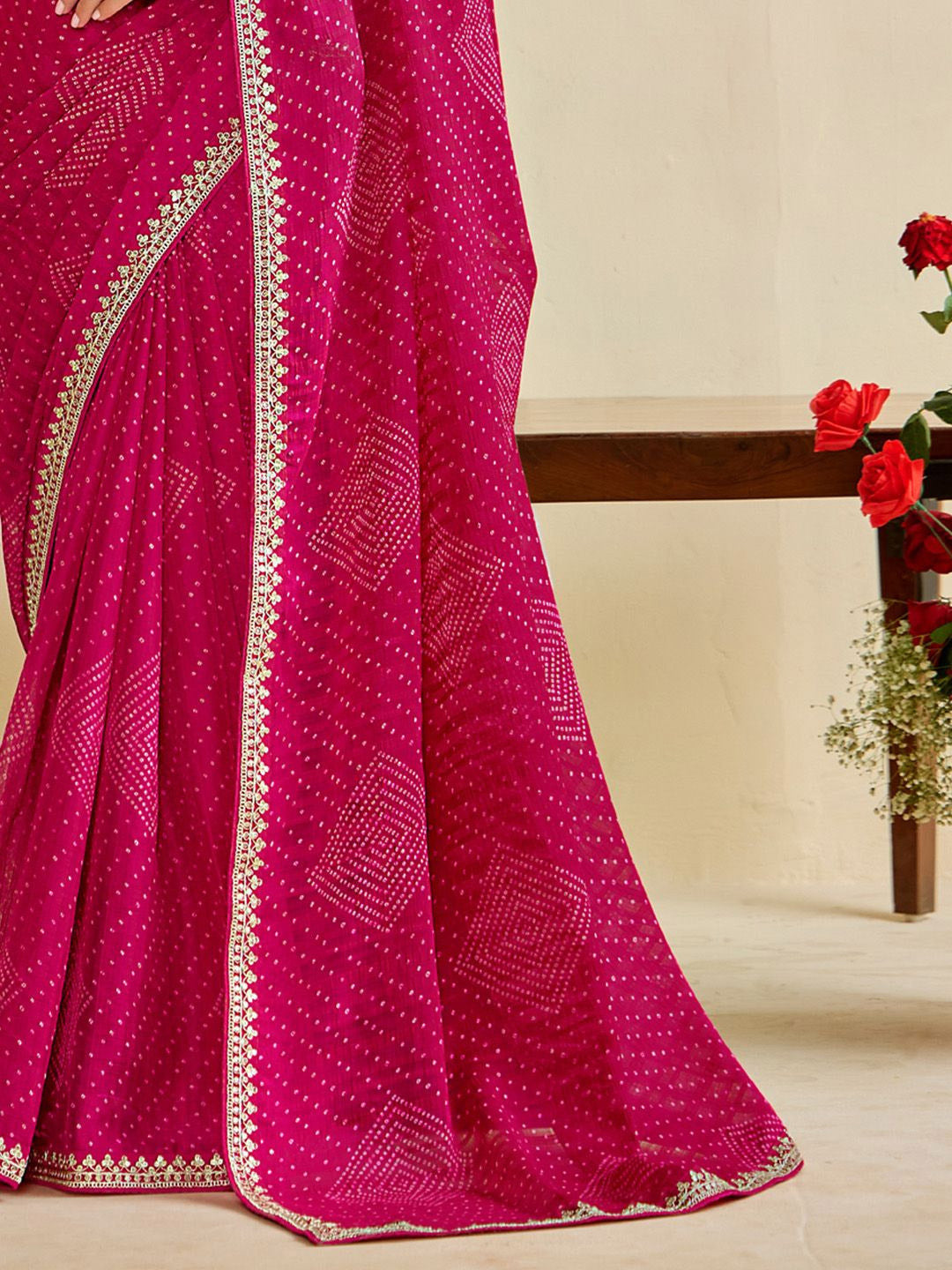 Urban Pallu Ethnic Motifs Embroidered Poly Georgette Heavy Work Saree