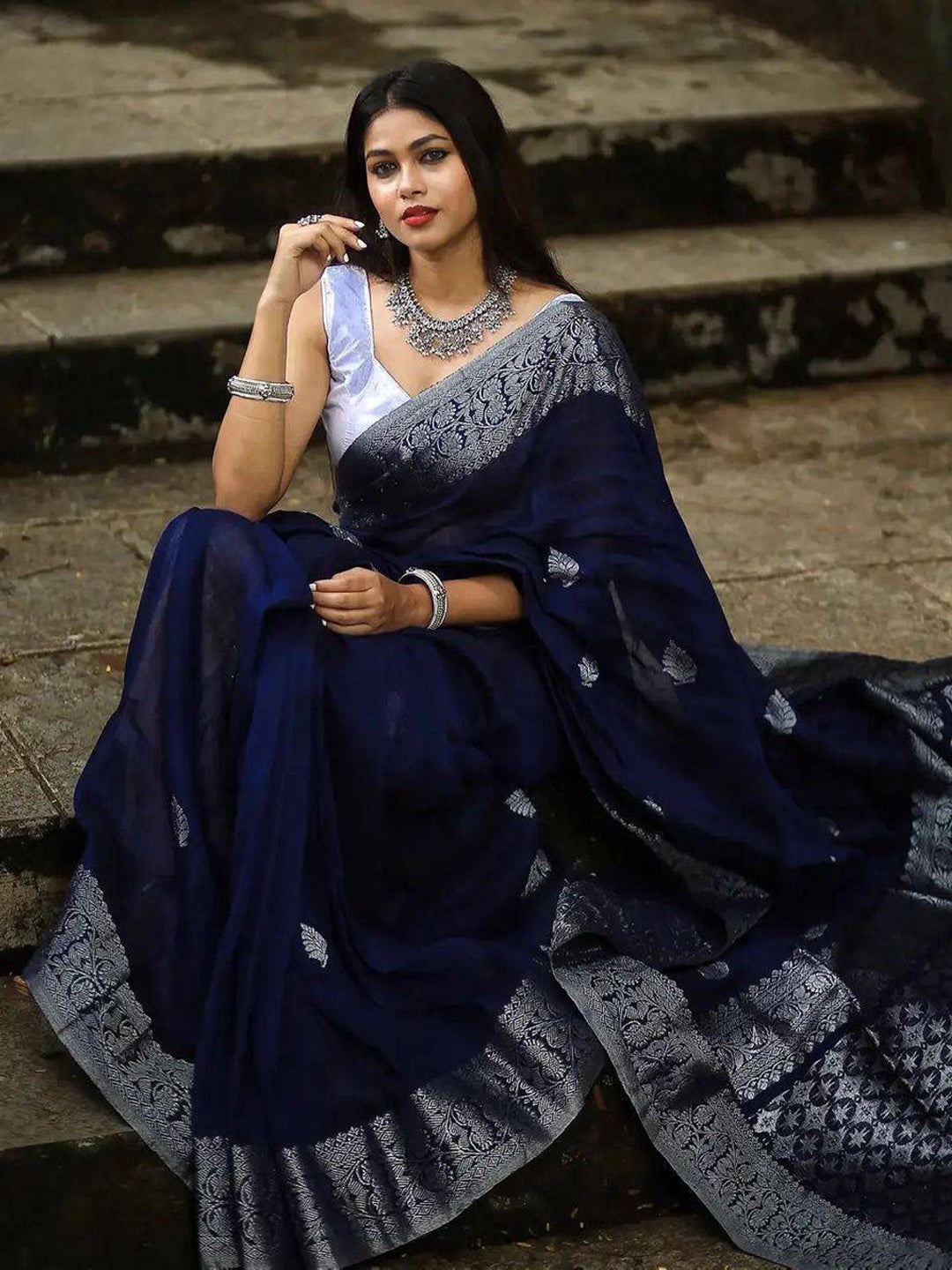Urban Pallu Woven Design Silk Blend Work Saree