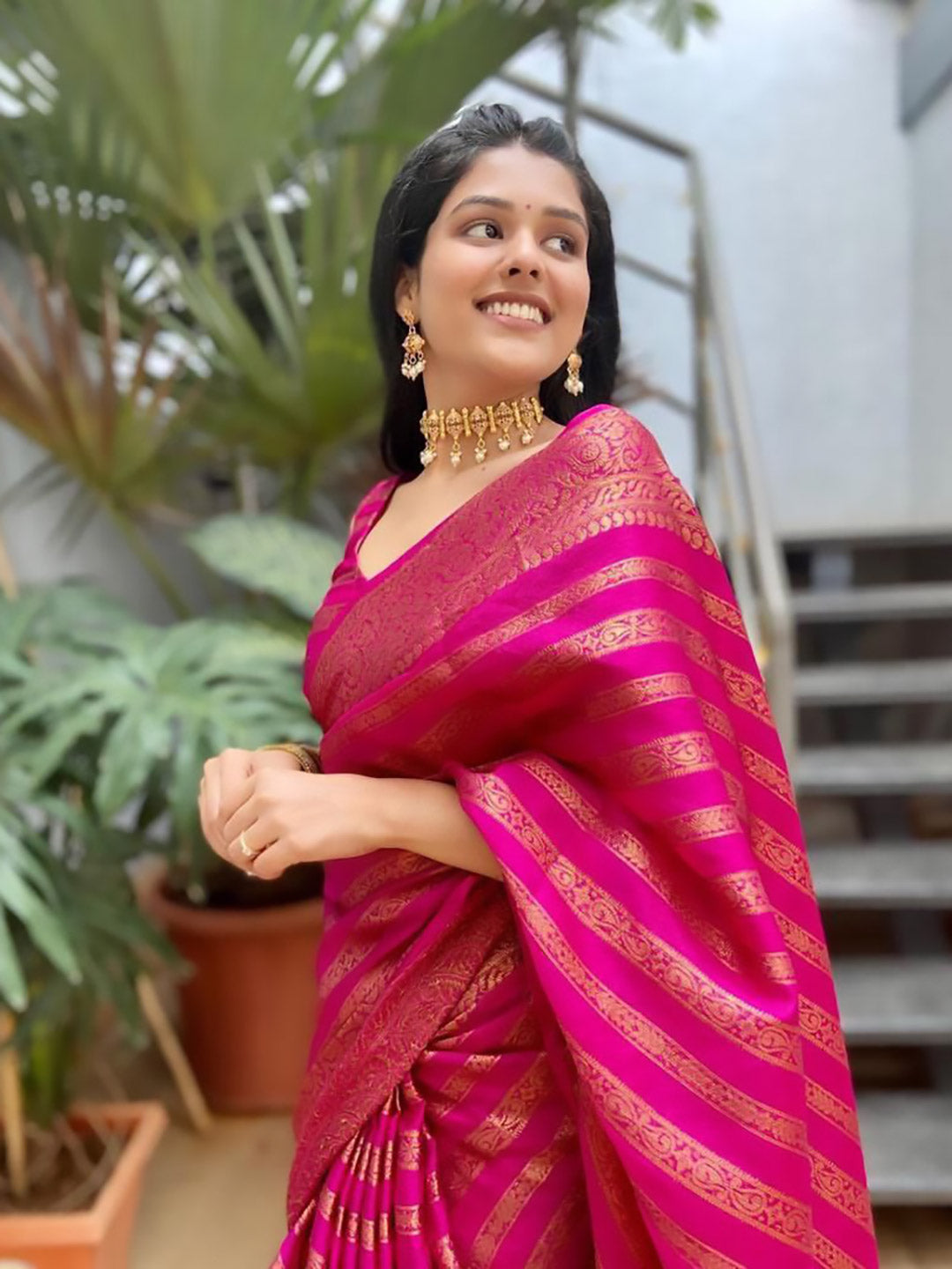 Urban Pallu Woven Design Silk Blend Traditional Saree