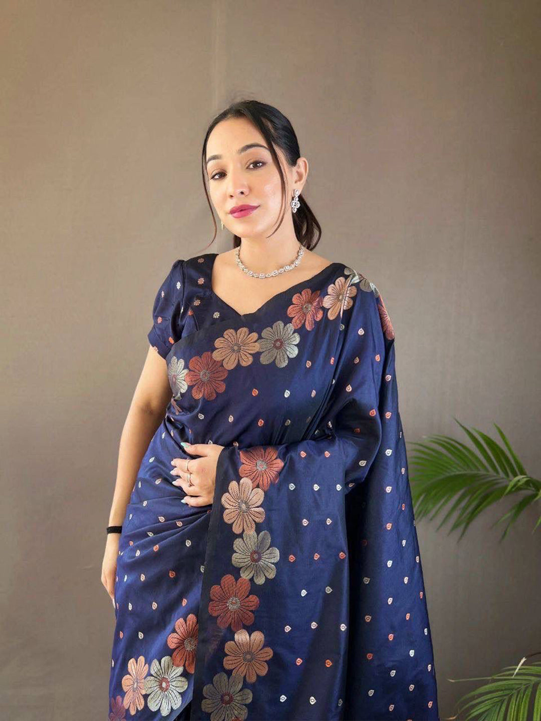 Urban Pallu Woven Design Silk Blend Work Saree