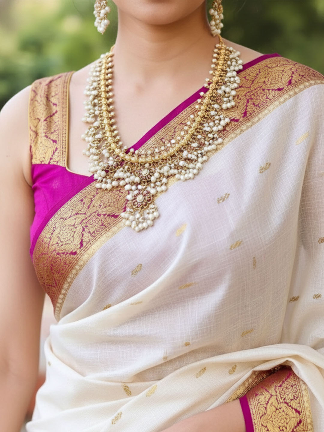 Urban Pallu Woven Design Silk Blend Traditional Saree