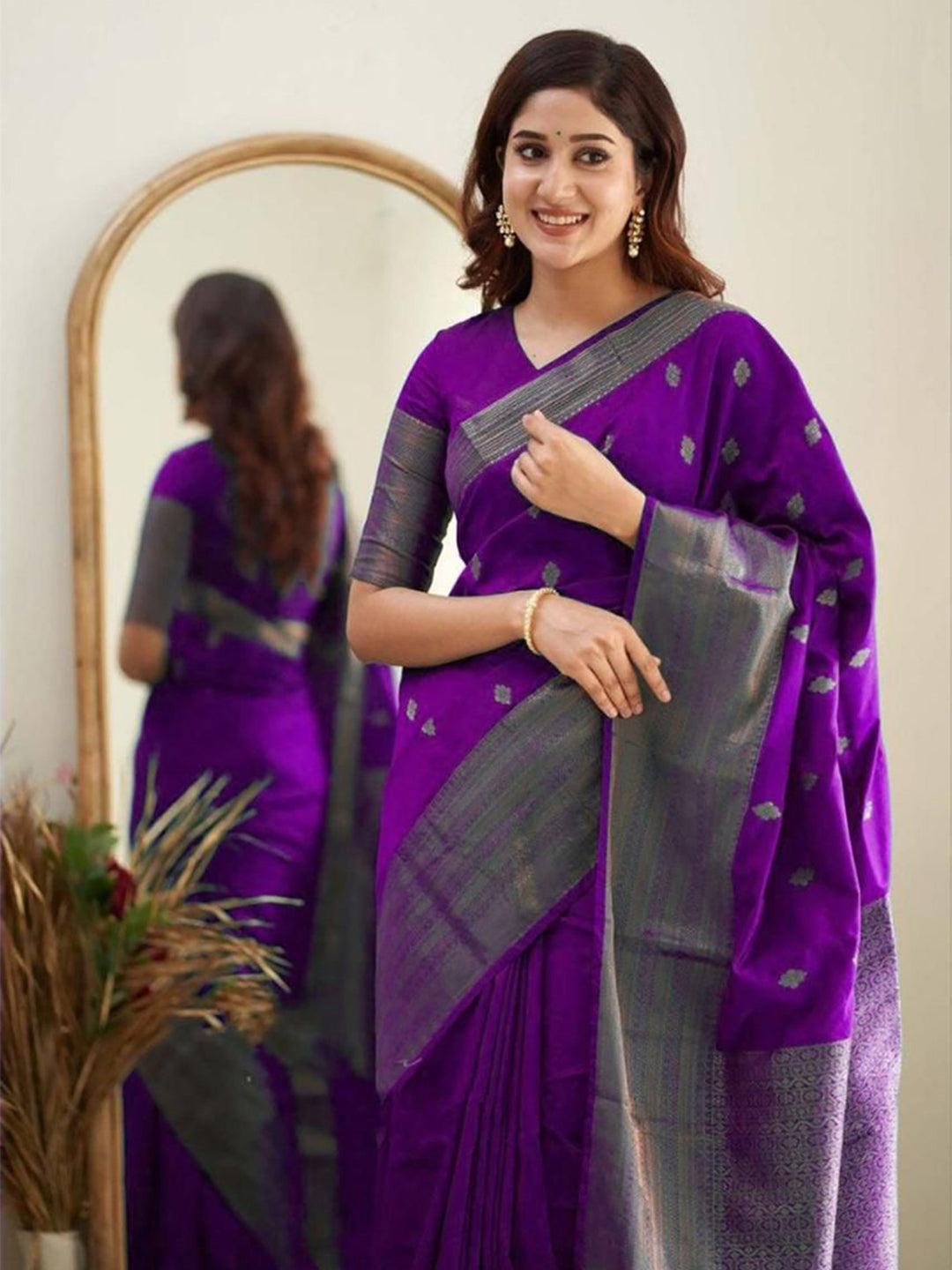 Urban Pallu Woven Design Silk Blend Work Saree