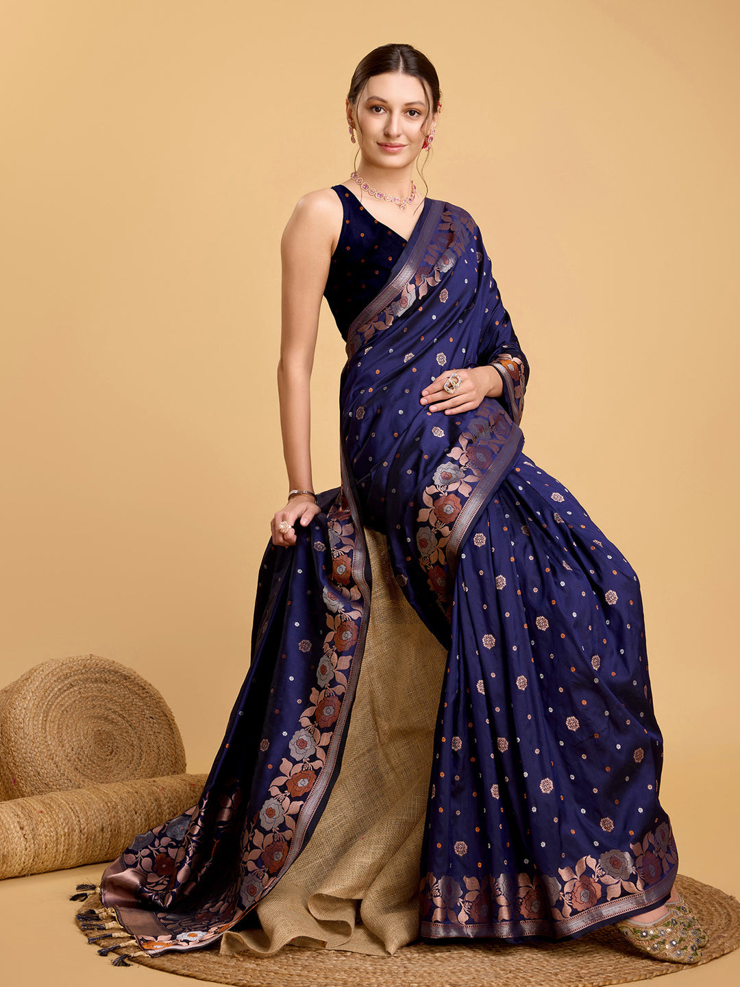 Urban Pallu Woven Design Silk Blend Party Saree