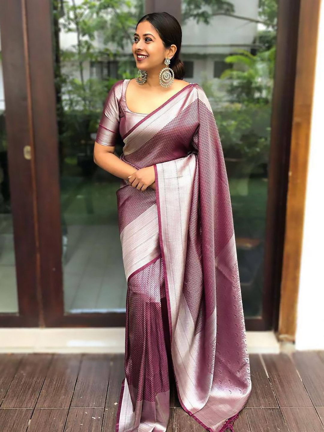 Urban Pallu Woven Design Silk Blend Traditional Saree