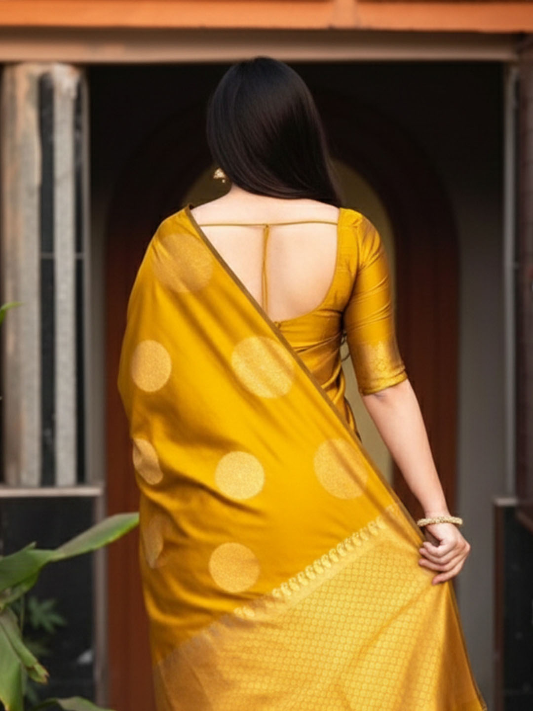 Urban Pallu Woven Design Silk Blend Work Saree