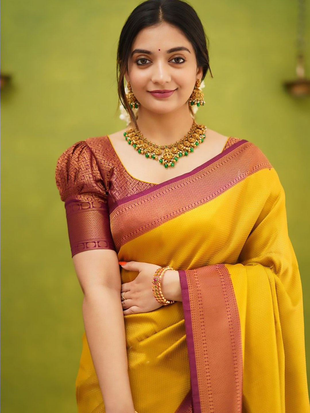 Urban Pallu Woven Design Silk Blend Traditional Saree