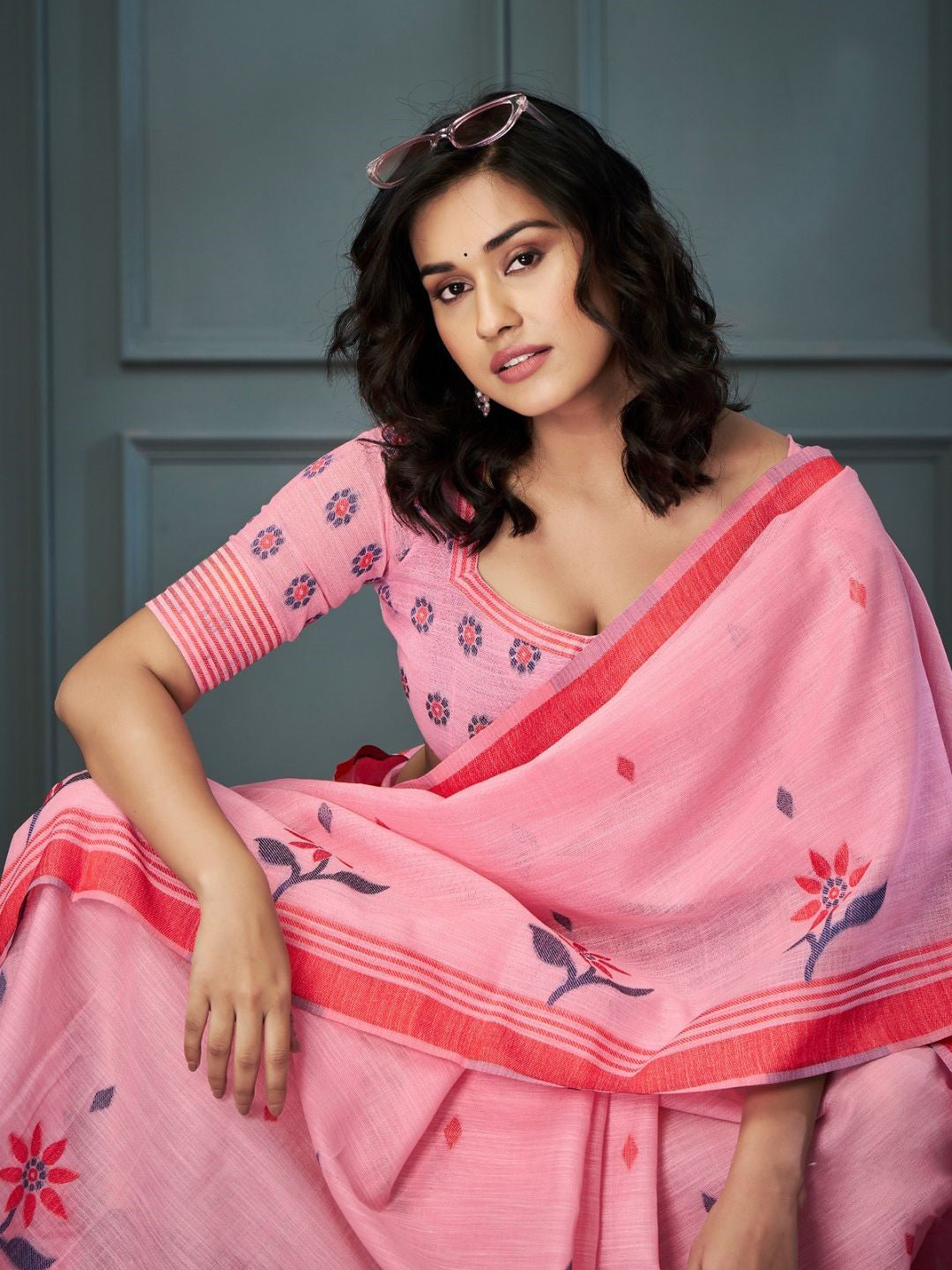 Urban Pallu Solid Cotton Blend Daily Saree