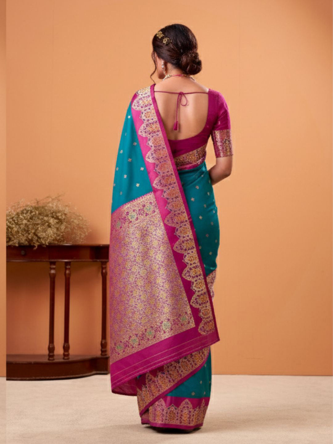 Urban Pallu Solid Silk Blend Festive Saree