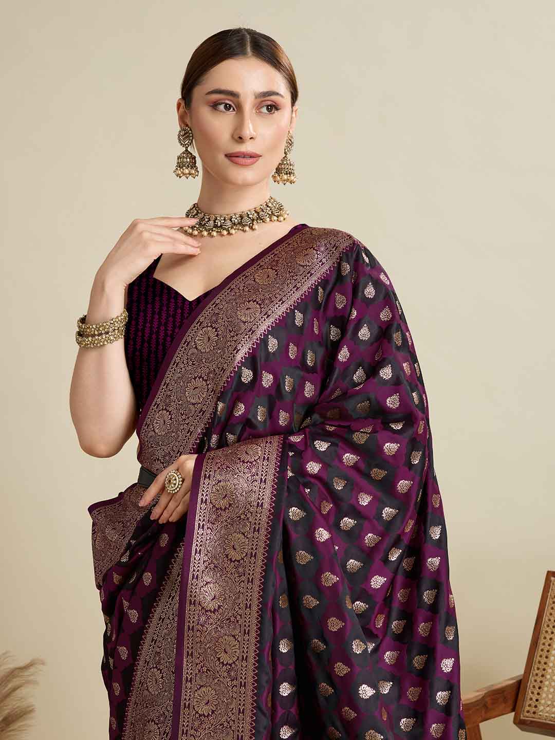 Urban Pallu Woven Design Silk Blend Party Saree
