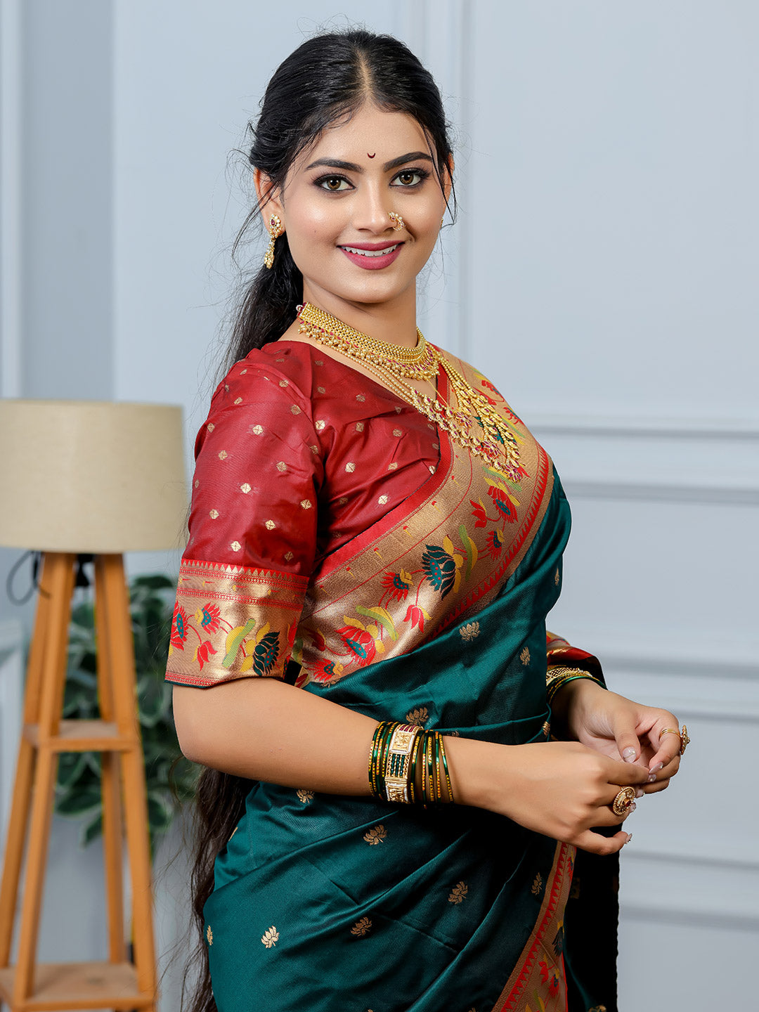 Urban Pallu Woven Design Silk Blend Traditional Saree