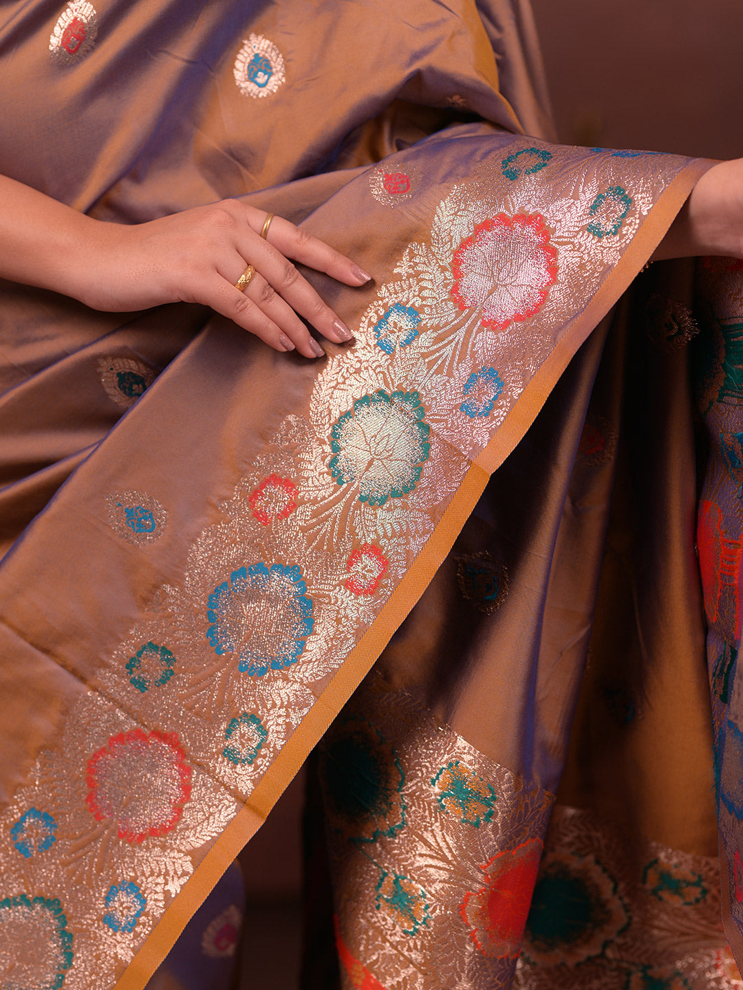 Urban Pallu Woven Design Silk Blend Traditional Saree