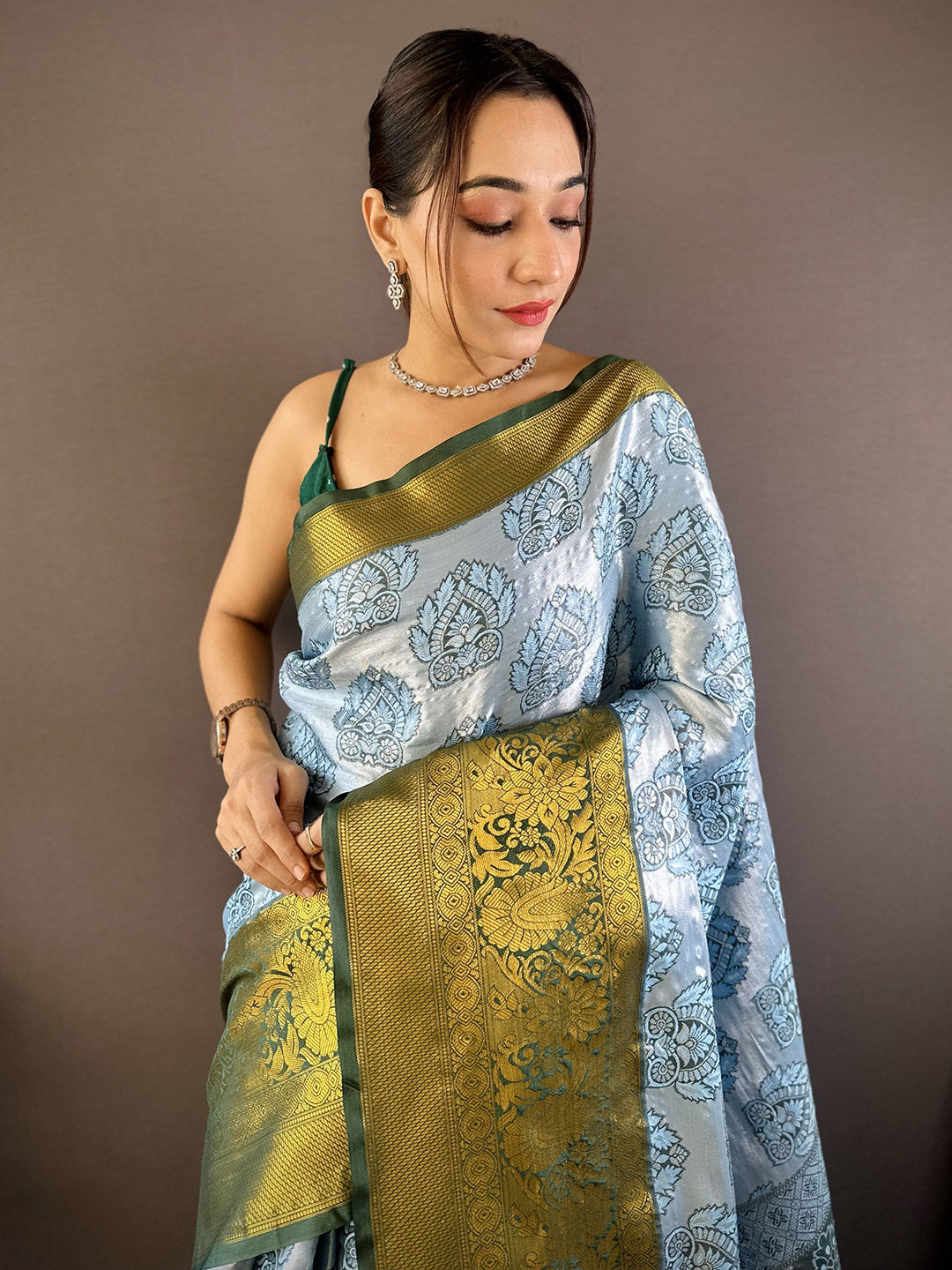 Urban Pallu Woven Design Silk Blend Traditional Saree