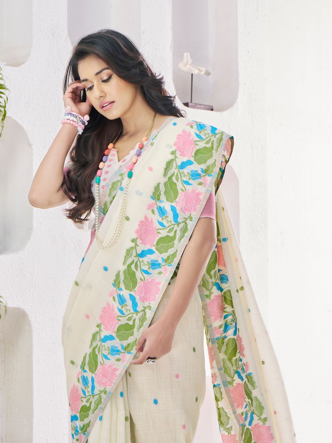 Urban Pallu Woven Design Silk Blend Daily Saree