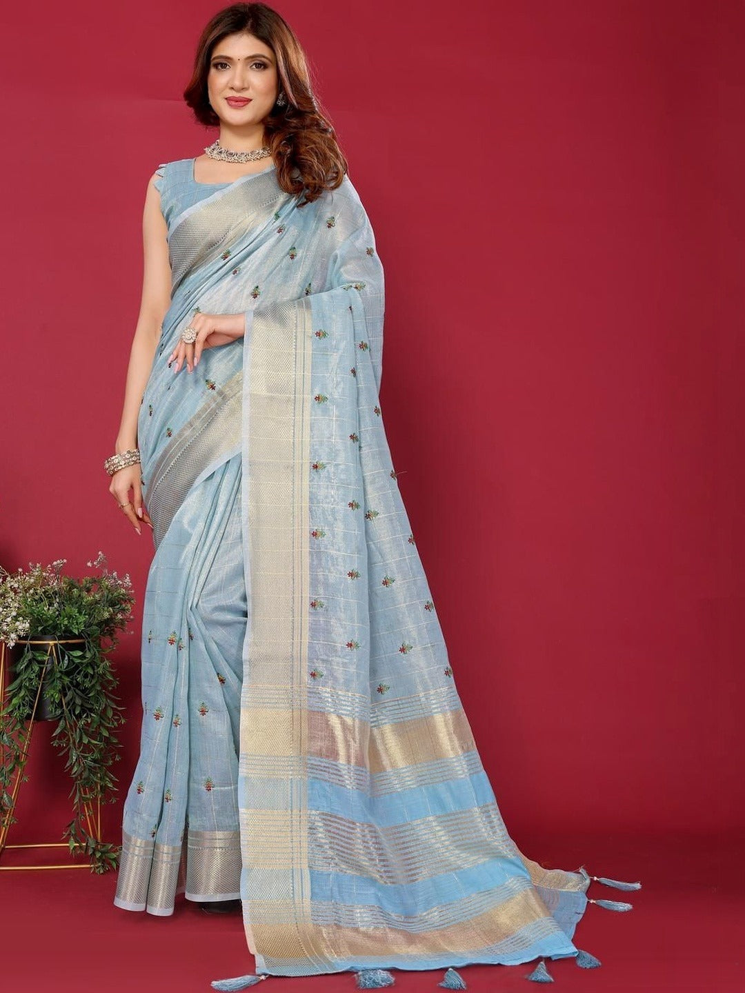 Urban Pallu Floral Sequinned Silk Blend Fusion Saree