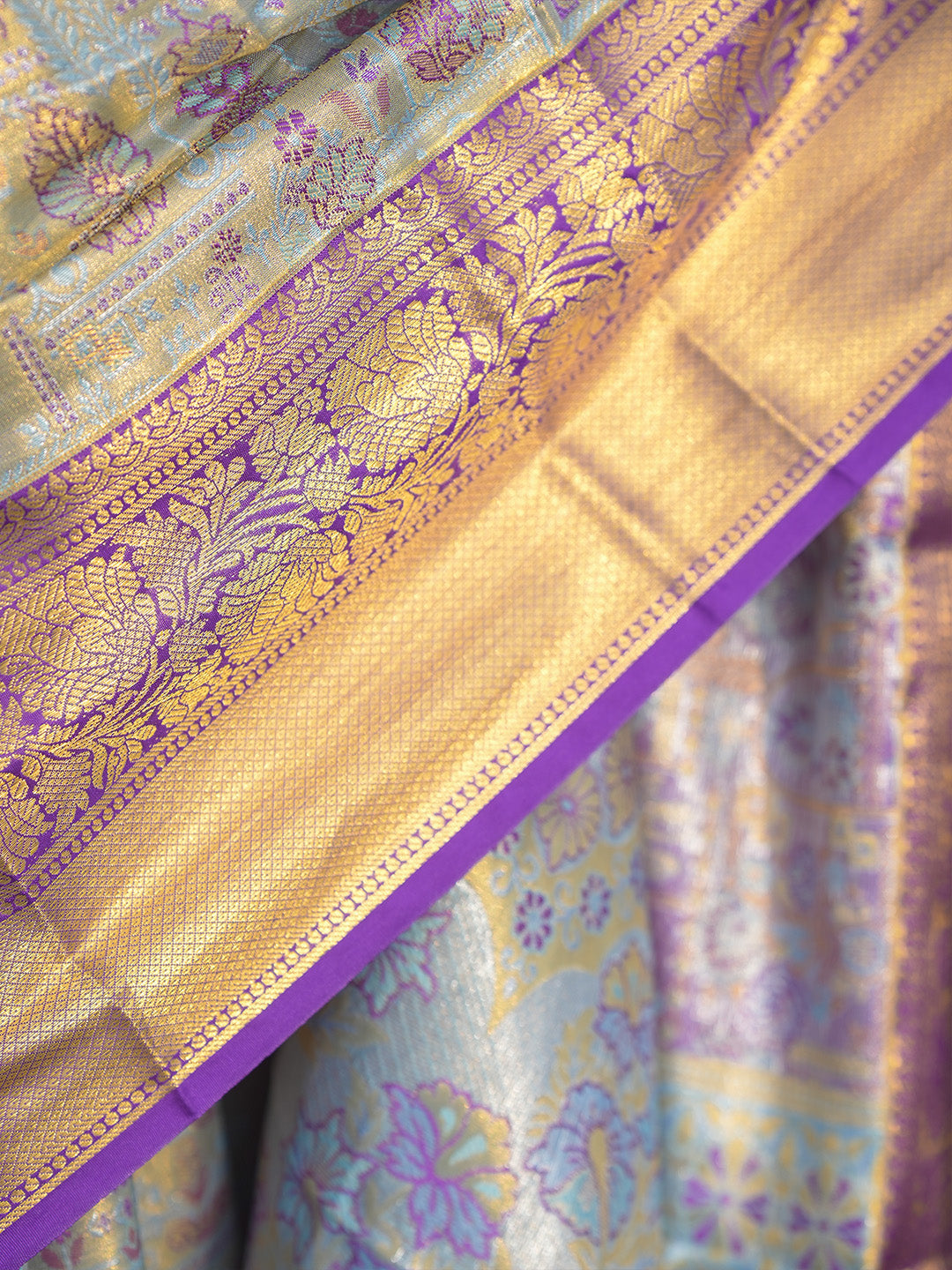 Urban Pallu Woven Design Silk Blend Traditional Saree