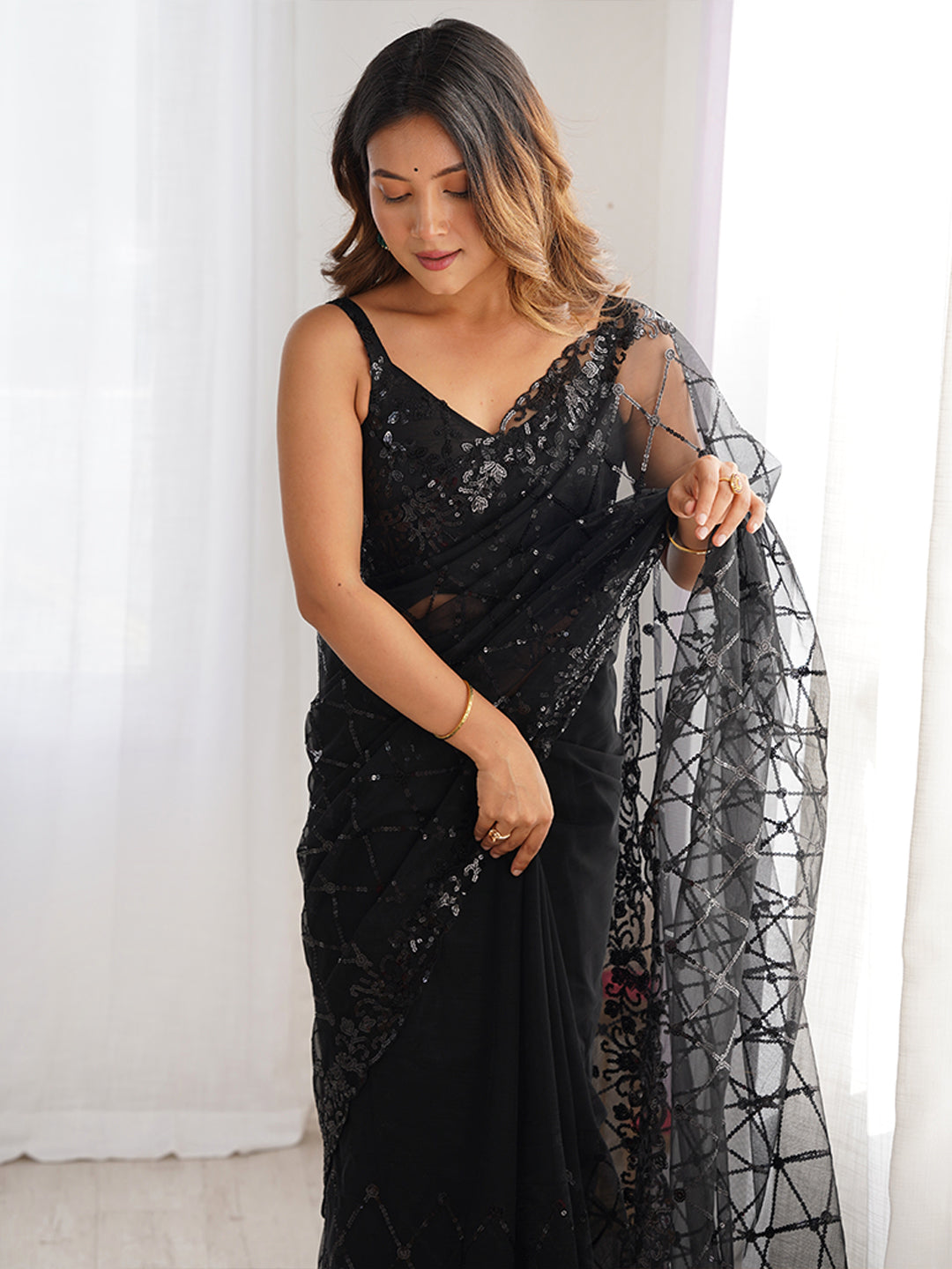 Urban Pallu Solid Net Festive Saree