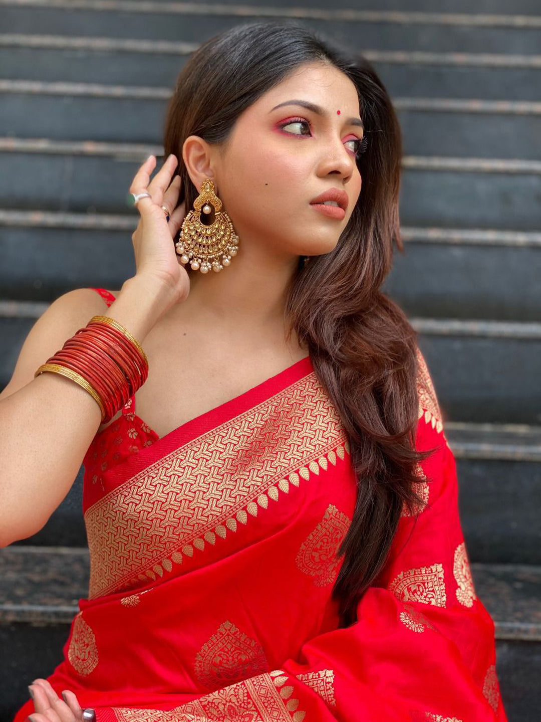Urban Pallu Woven Design Silk Blend Traditional Saree