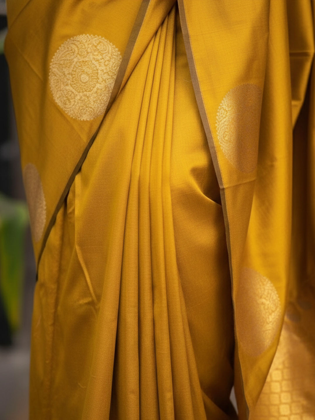 Urban Pallu Woven Design Silk Blend Work Saree
