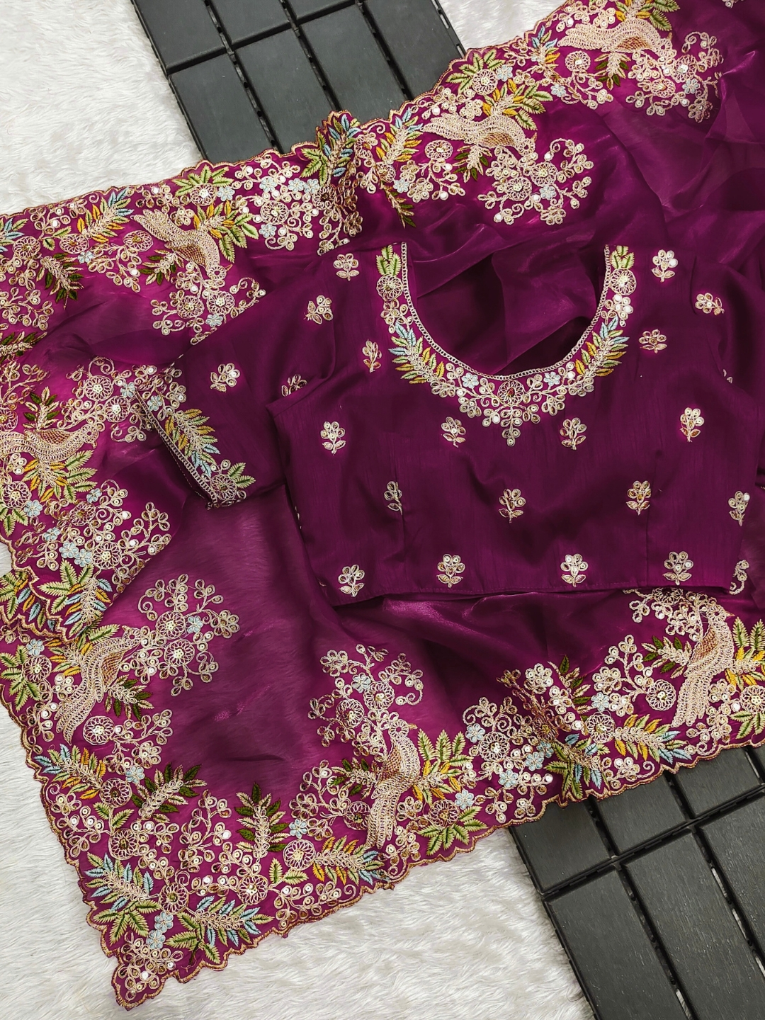 Urban Pallu Solid Silk Blend Festive Saree